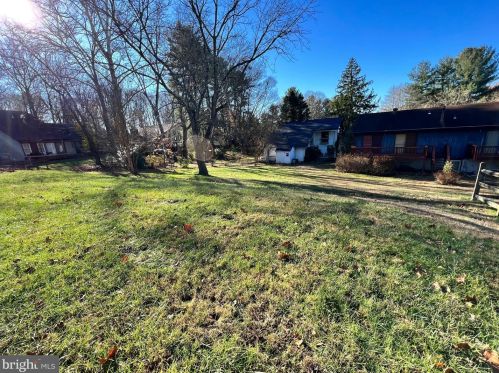 5429 Wolf River Ln, Columbia MD 21045-2258 exterior