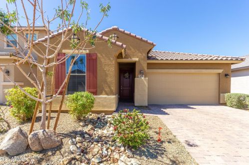 7418 28th Pl, Phoenix, AZ 85042-7111