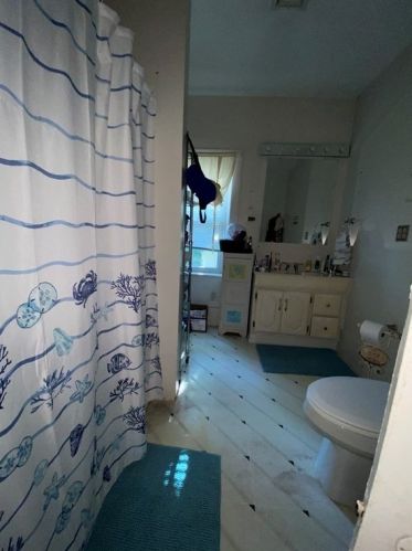 298 Central St, East Bridgewater MA 02333-2018 exterior