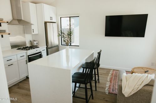 2635 Clarendon Ave, Phoenix AZ 85018-5958 exterior