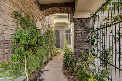 6402 28th St, Phoenix AZ  85042-4717 exterior