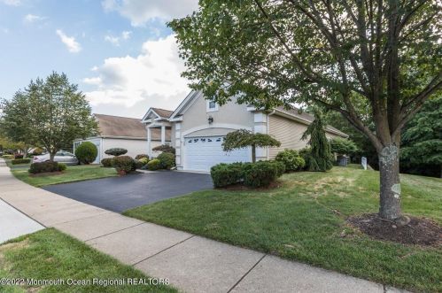 15 Carlisle Dr, Jackson Twp NJ 08527-6304 exterior