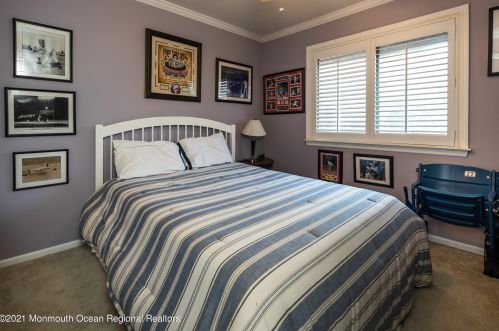 118 Tower Hl Dr, Tinton Falls NJ 07701-2400 exterior