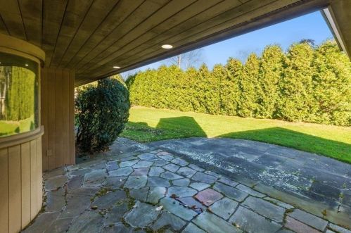 32 Brookshire Rd, Worcester MA 01609-1252 exterior