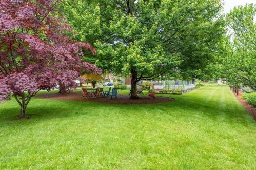 5 Spring Valley Rd, Burlington, MA 01803-1821