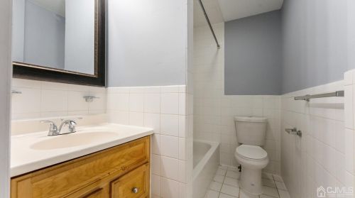 30 Whittier St, Carteret NJ  07008-2855 exterior