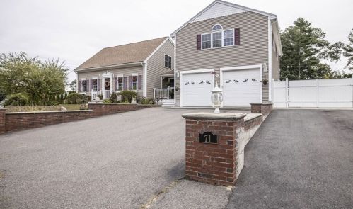 71 Paul Revere Ter, Taunton MA  02780-3813 exterior