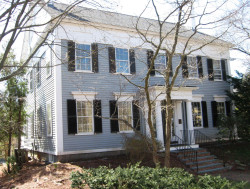 2330 Washington St, Newton, MA 02462-1440