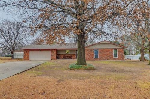 23 Fairview Ln, Shawnee, OK 74804-1018