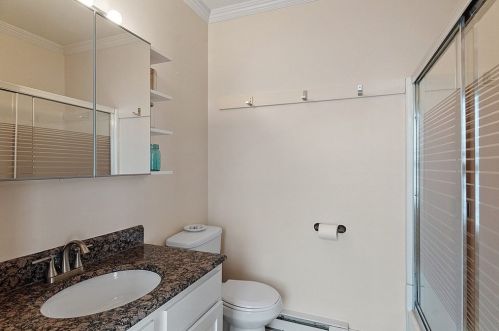 52 Providence St, Worcester MA 01604-4255 exterior