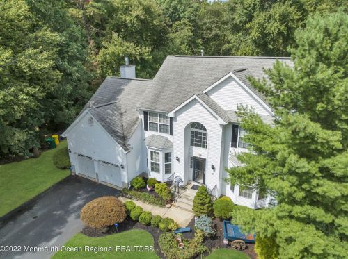 8 Bailey Ct, Jackson Twp NJ  08527-4459 exterior