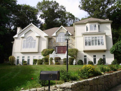 23 Laura Rd, Newton, MA 02468-2163