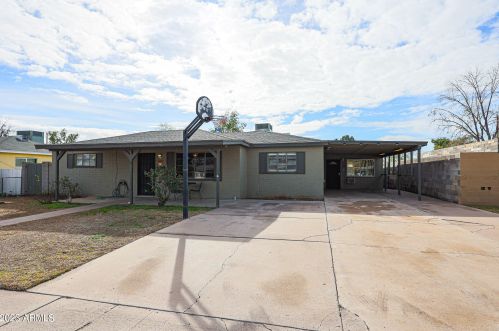 2939 Echo Ln, Phoenix AZ  85051-3946 exterior