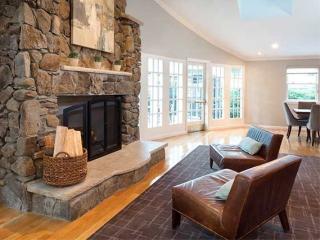 1111 Arboretum Way, Burlington MA  01803-3837 exterior