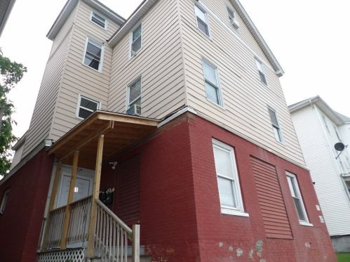 31 Vernon St, Worcester, MA 01610-1996