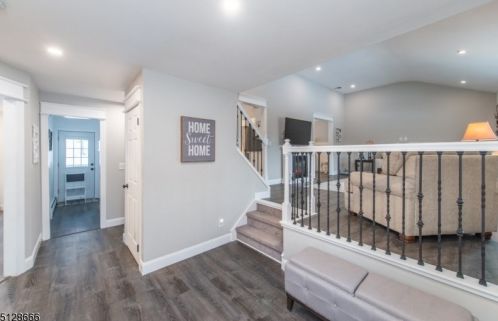 30 Stratfordshire Dr, Wantage NJ  07461-4223 exterior