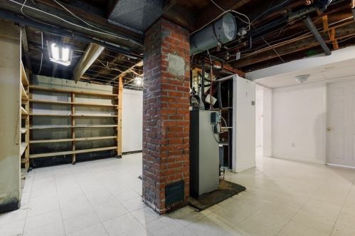 61 Derby St, Worcester MA 01604-3940 exterior