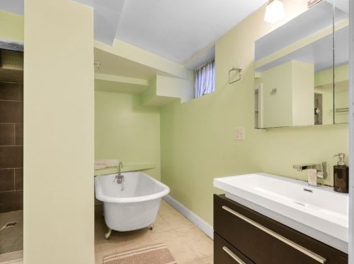 29 Furber Ln, Newton MA 02459-1503 exterior