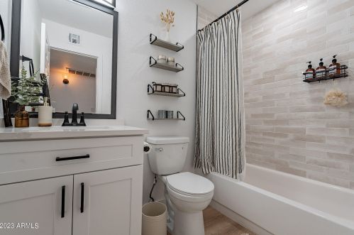 3320 Claire Dr, Phoenix AZ 85032-4933 exterior