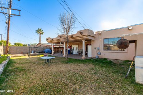 3319 61 St, Phoenix AZ 85033-4112 exterior