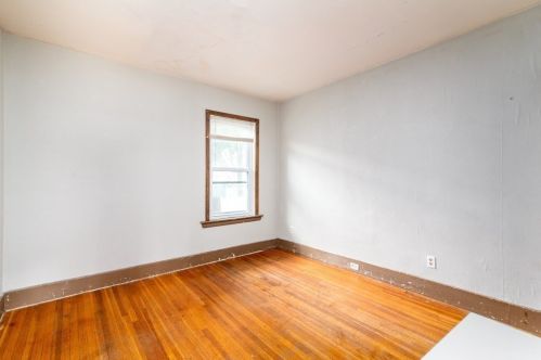 21 Whipple St, Worcester MA 01607-1339 exterior