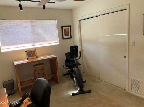 14052 Canterbury Dr, Phoenix AZ 85023-6211 exterior