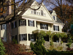 275 Mill St, Newton, MA 02460-2438