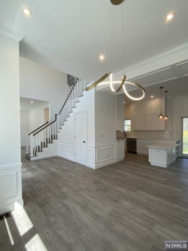 73 Merritt Ave, Cresskill NJ  07626-2419 exterior