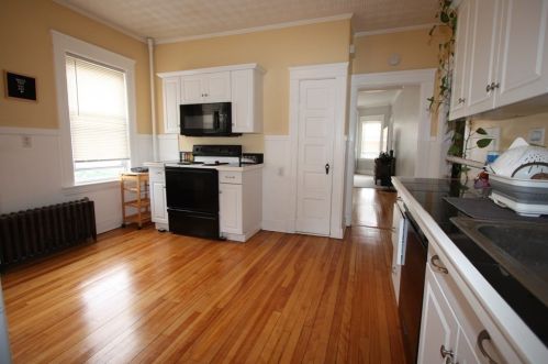 46 Butler St, Worcester MA 01607-1351 exterior