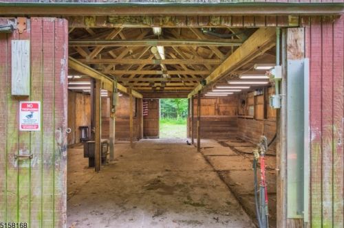 440 Stonetown Rd, Skyline Lakes NJ  07456-1200 exterior