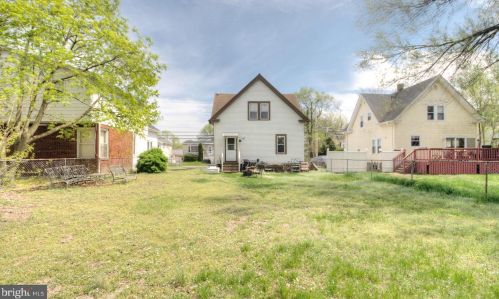 1702 Swedesboro Ave, West Deptford NJ  08066-1517 exterior