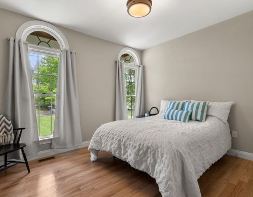 8 Clemmons St, Southborough MA  01772-1314 exterior