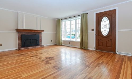 19 Middlesex Ave, Worcester MA 01604-1931 exterior