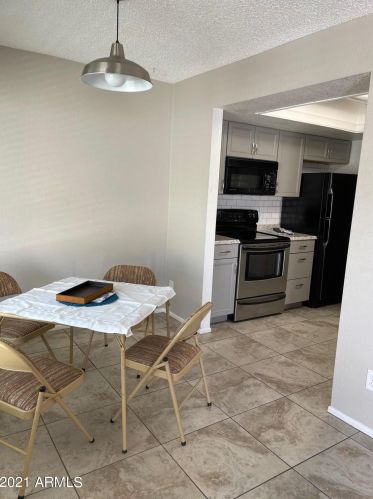 2526 Bluefield Ave, Phoenix AZ 85032-1542 exterior