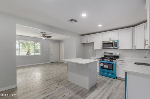 1728 32nd Pl, Phoenix AZ  85008-3856 exterior