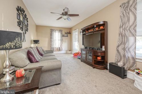 523 Lincoln Ave, West Deptford NJ 08066-1136 exterior