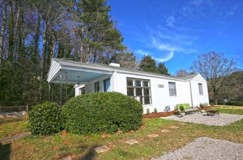 1300 Cresthill Rd, Birmingham AL  35213-1106 exterior