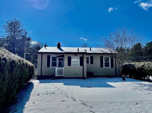 1083 Phillips Rd, New Bedford MA 02745-1716 exterior