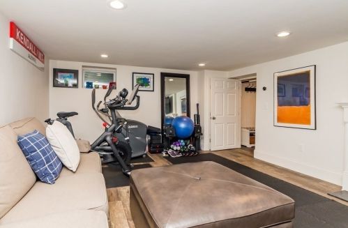 146 Arnold Rd, Newton MA 02459-3046 exterior