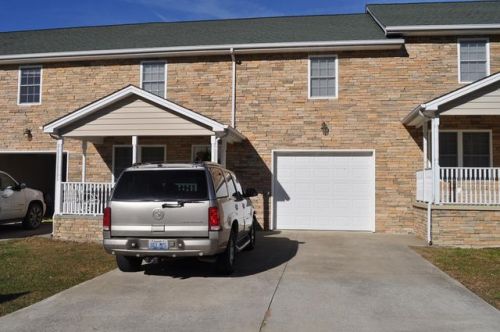 636 Clubhouse Dr, Sloan, KY 41653-8052