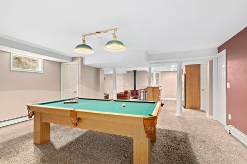 59 Crestview Rd, Milton MA 02186-3648 exterior