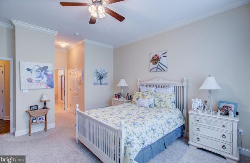 19 Ambrose Dr, Columbus NJ  08022-2305 exterior