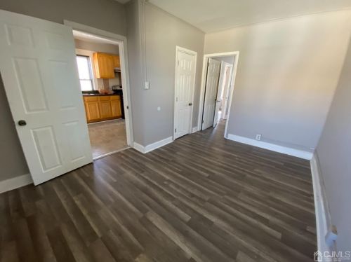 87 Warren St, Carteret NJ  07008-3332 exterior