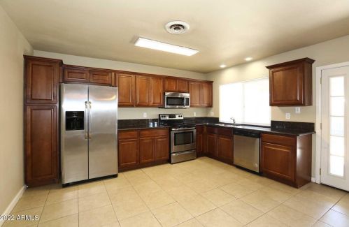 3763 Crocus Dr, Phoenix AZ 85032-5420 exterior