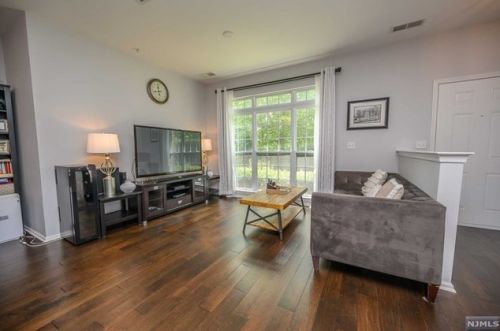 402 Deluca Rd, Belleville NJ  07109-5349 exterior