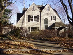 36 Magnolia Ave, Newton, MA 02458-2711