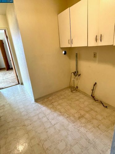 955 Burkhart Ave, San Leandro CA 94579-2031 exterior