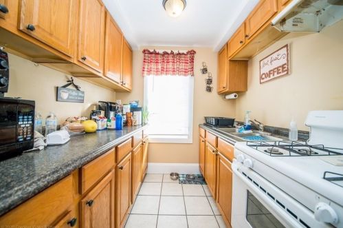 1029 Plymouth Ave, Fall River MA 02721-1939 exterior