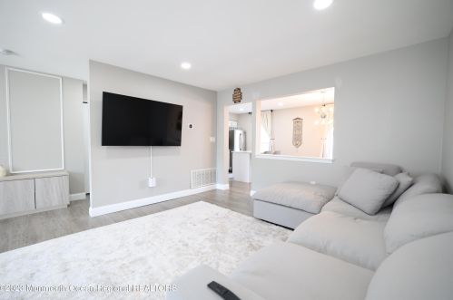 30 Renee Ct, Jackson Twp NJ 08527-2371 exterior