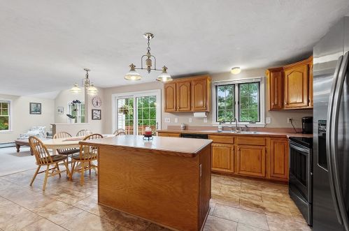 11 Wachusett Cir, Shrewsbury, MA 01545-1844